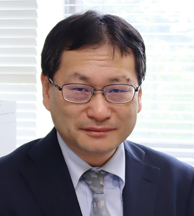 薩　秀夫